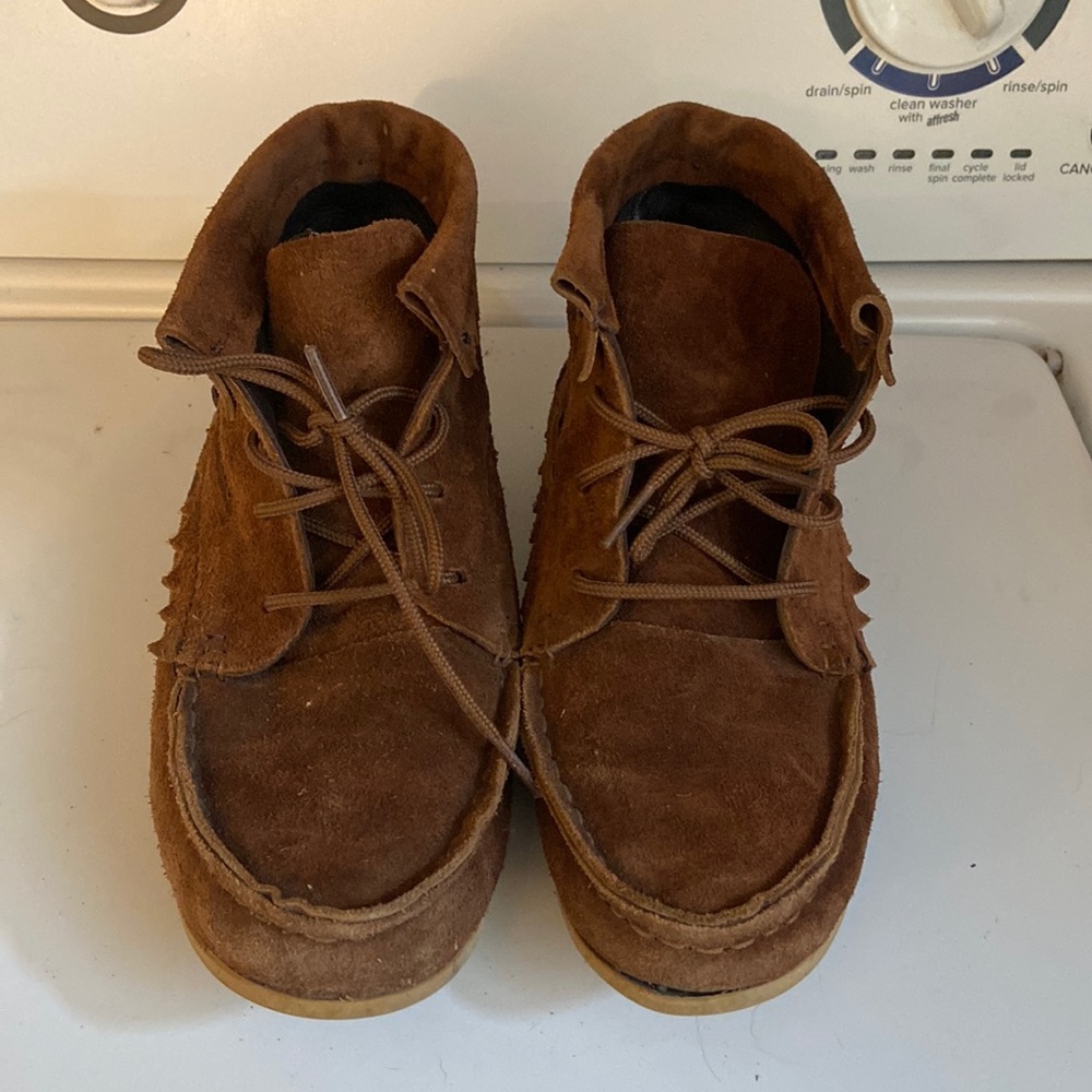 Womens moccasin style shoes